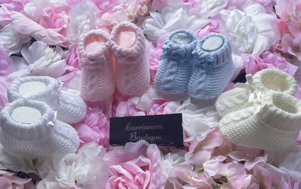 Cable knit baby booties